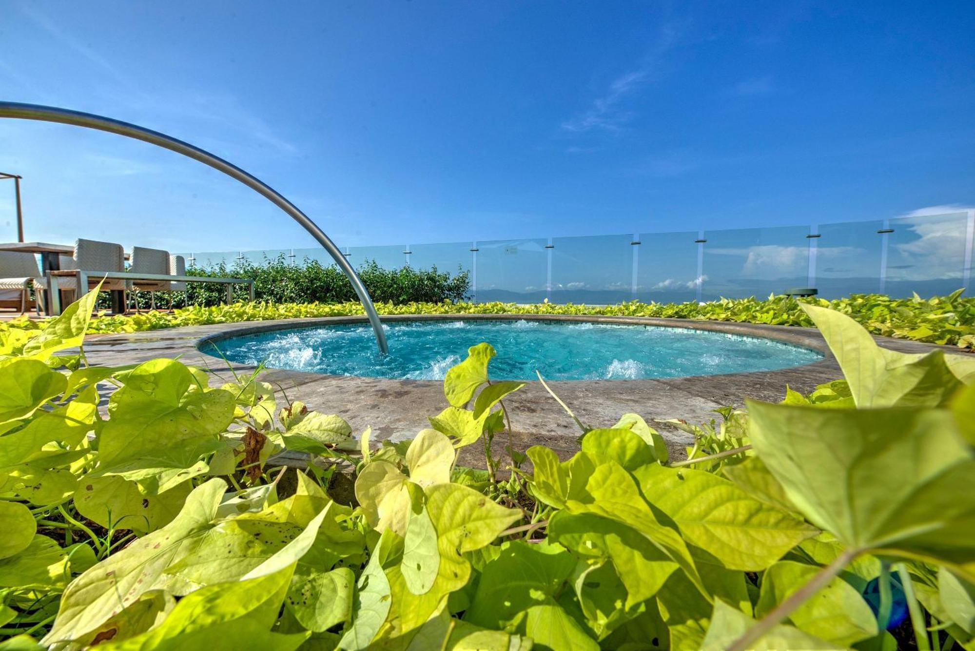 The Grand Luxxe Three Bedroom Spa Suite Нуэво-Вальярта Экстерьер фото