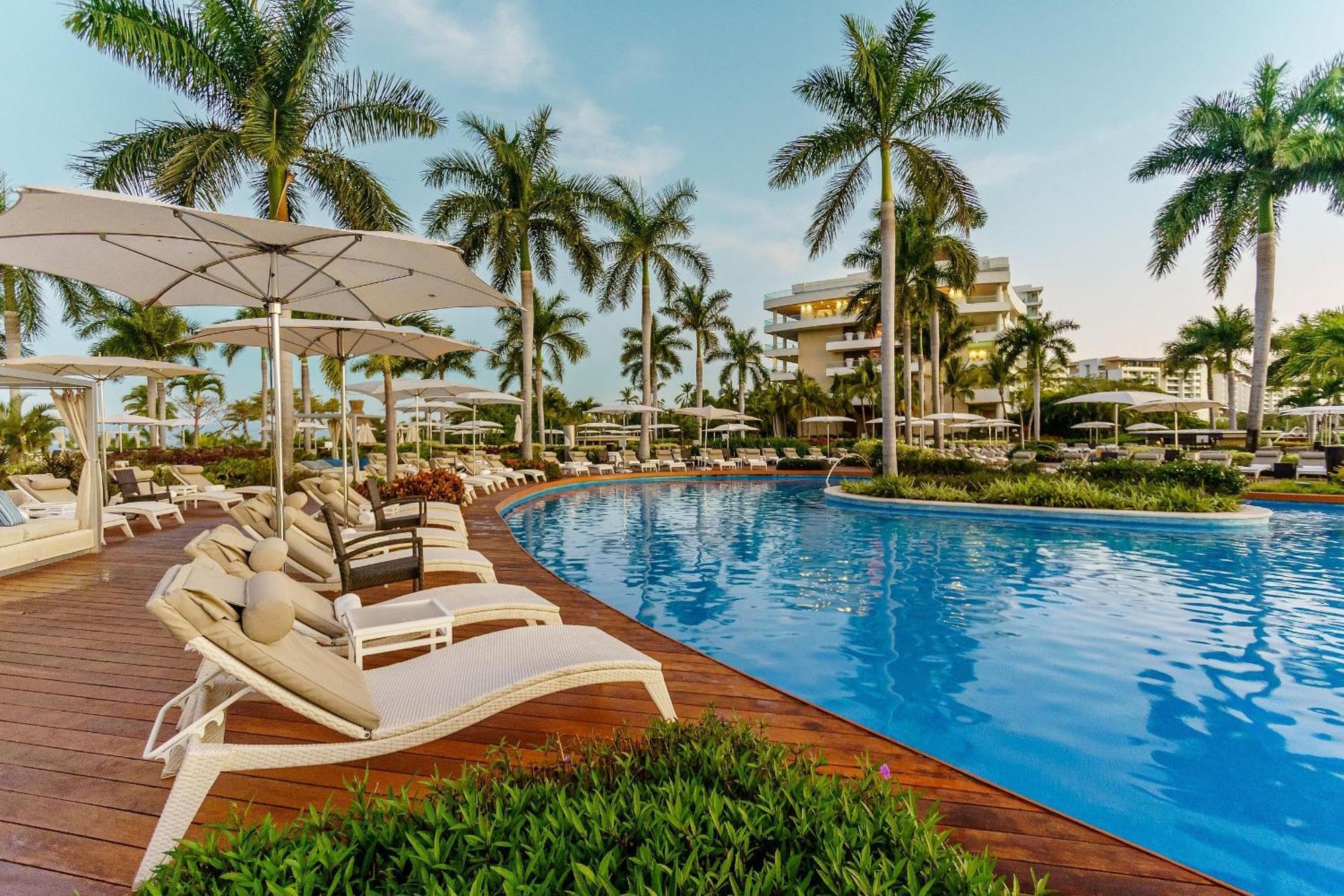 The Grand Luxxe Three Bedroom Spa Suite Нуэво-Вальярта Экстерьер фото